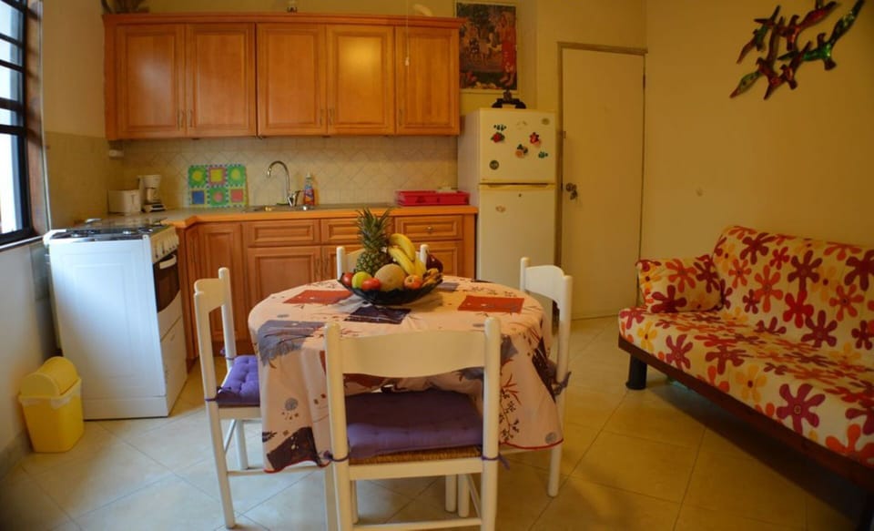 Yellow Bird Apartment - Kitchen/Living-room
