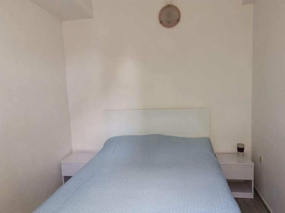 Apartment, 1 Bedroom | 1 bedroom, WiFi (free), bed sheets