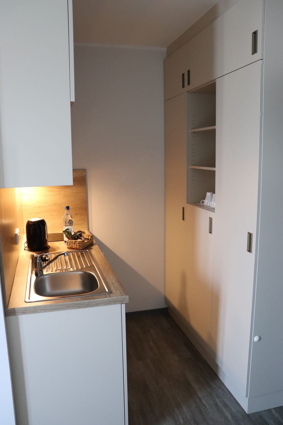 Double or Twin Room | Private kitchenette | Full-size fridge, microwave, stovetop, coffee/tea maker