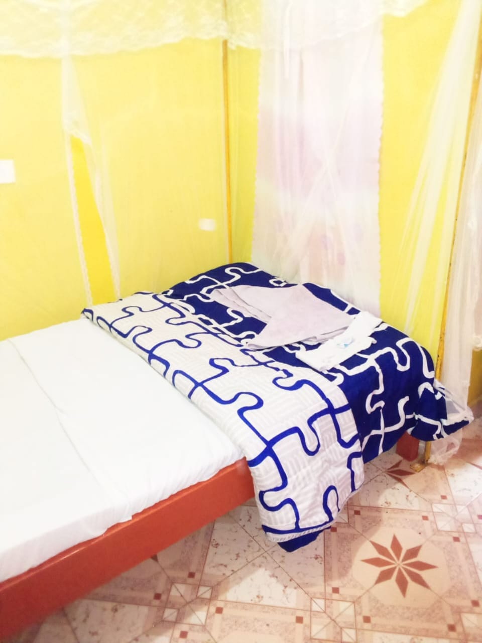 Single Room | Desk, free WiFi, bed sheets