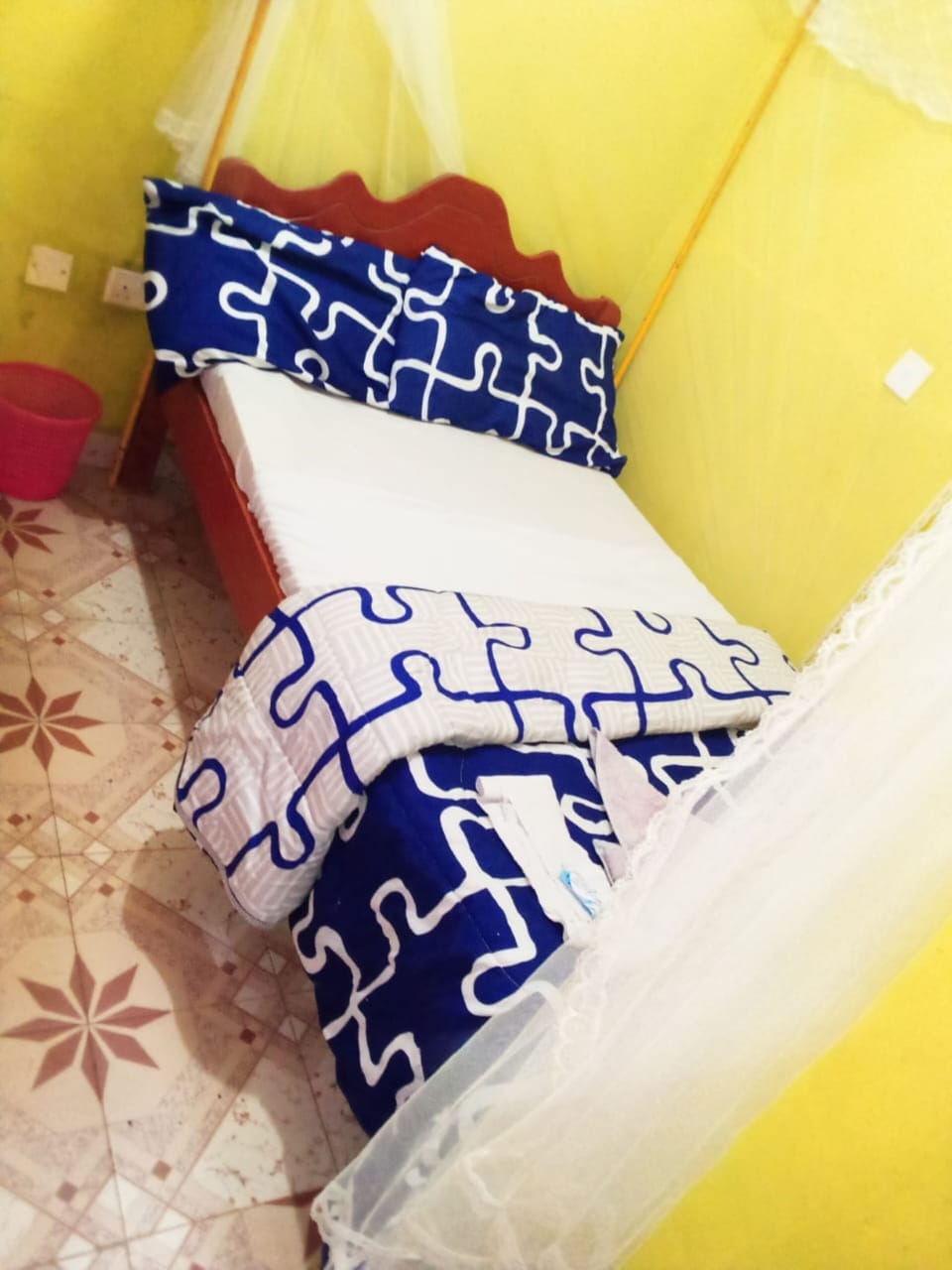 Single Room | Desk, free WiFi, bed sheets