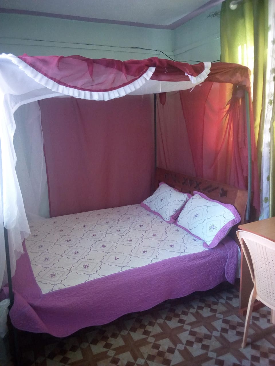 Double Room | Desk, bed sheets