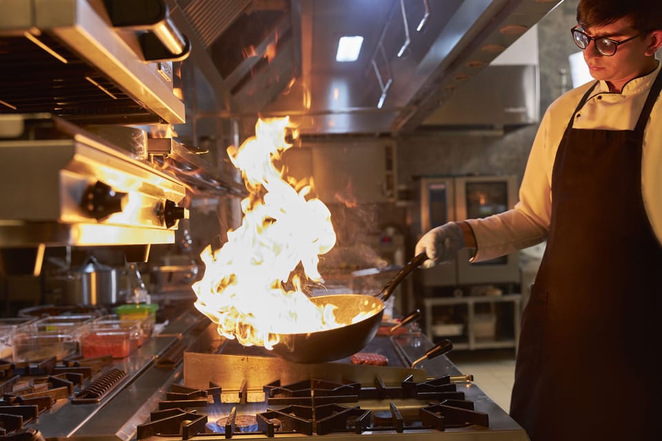 2 restaurants; breakfast, lunch, and dinner served