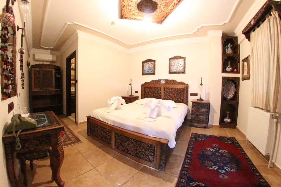 Double Room | In-room safe, desk, free WiFi