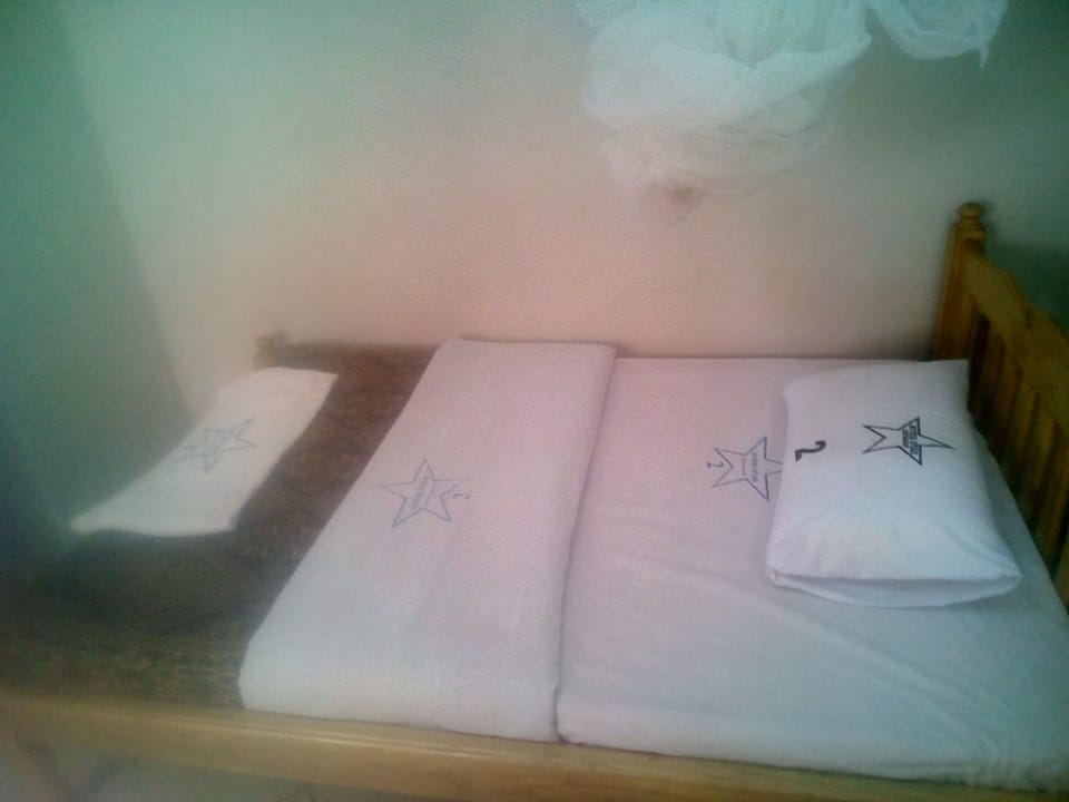 Double Room | Desk, iron/ironing board, free WiFi, bed sheets