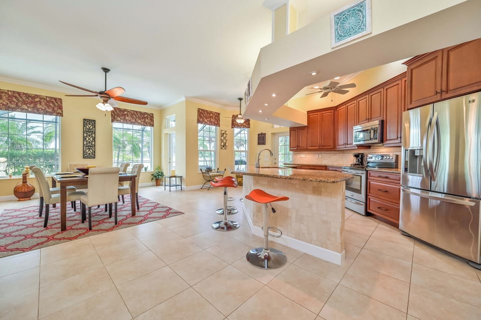 VILLA MARGARETHA - Fully equipped open kitchen with large breakfast bar, dining area with wet bar and additional seating area
