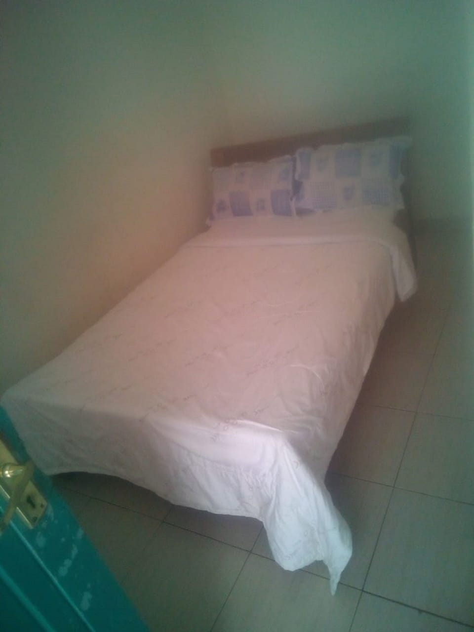 Double Room | Desk, bed sheets