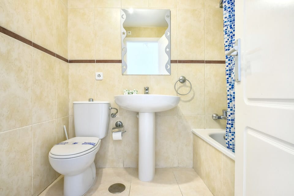 Toilet block at the Apolo XVII building in La Fossa