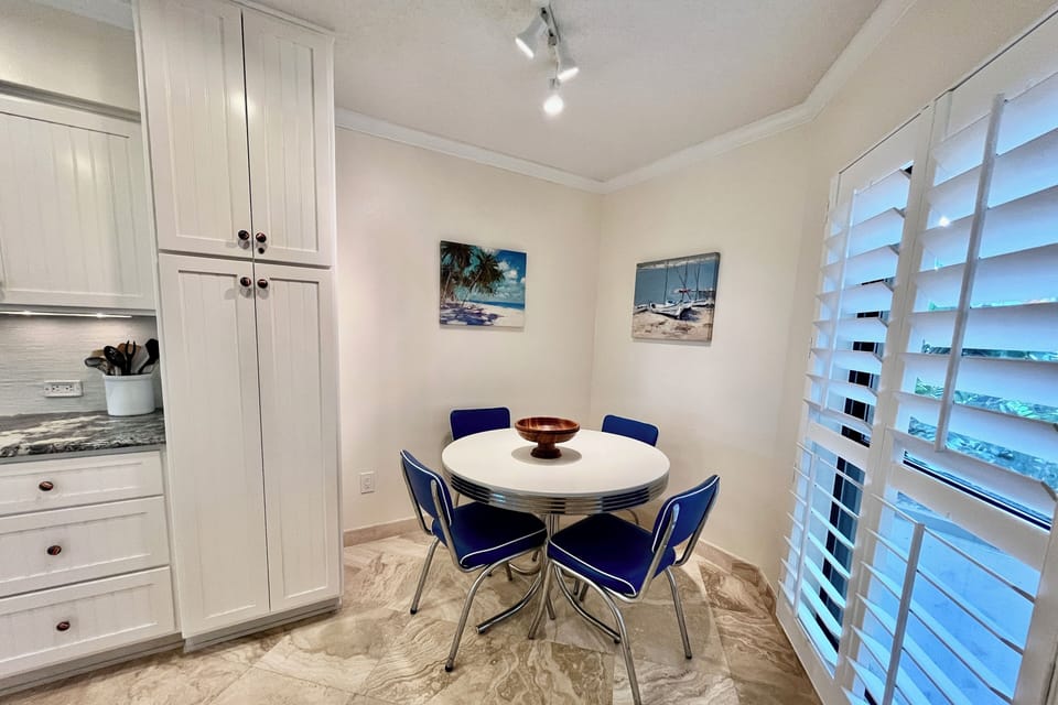 Breakfast nook