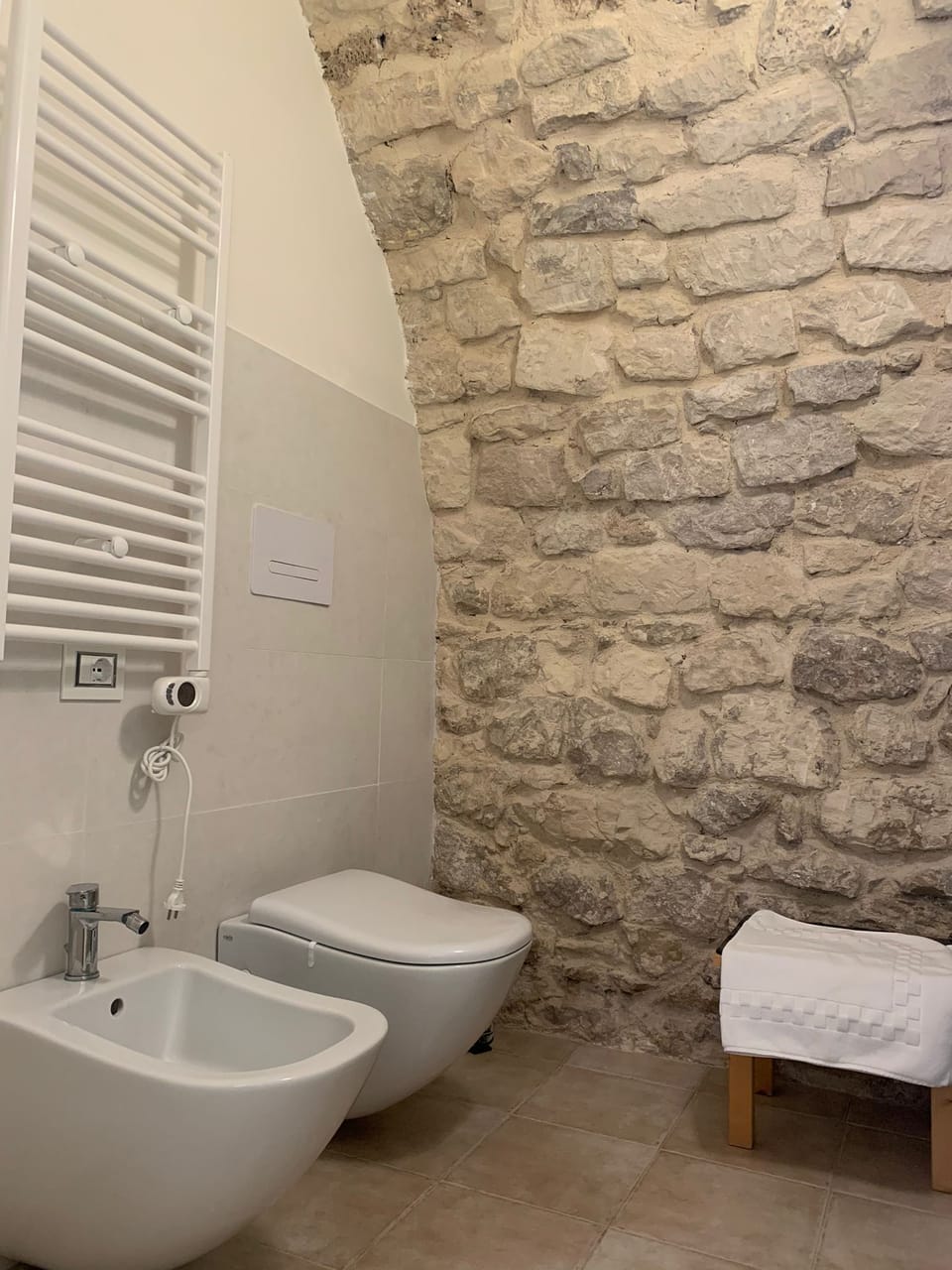 Family Room | Bathroom | Shower, rainfall showerhead, free toiletries, hair dryer