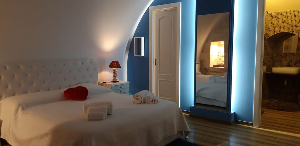 Superior Room, Multiple Beds, Smoking, Courtyard View | Premium bedding, individually decorated, individually furnished, desk
