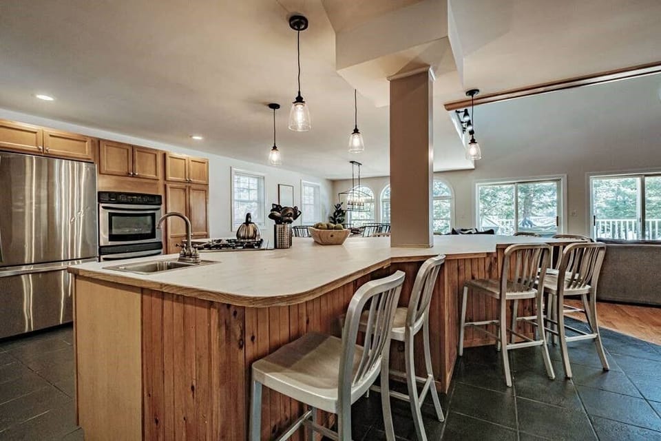 Lightship Kitchen (1)