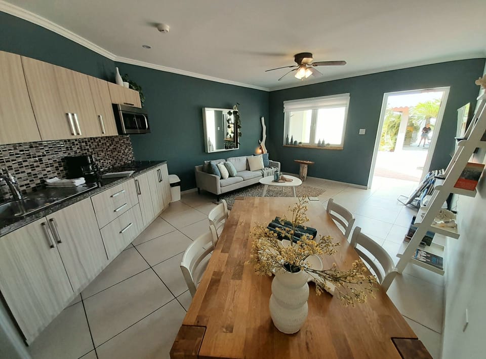 Our living area is completely airconditioned. 