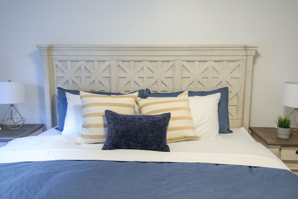 Basement king bedroom