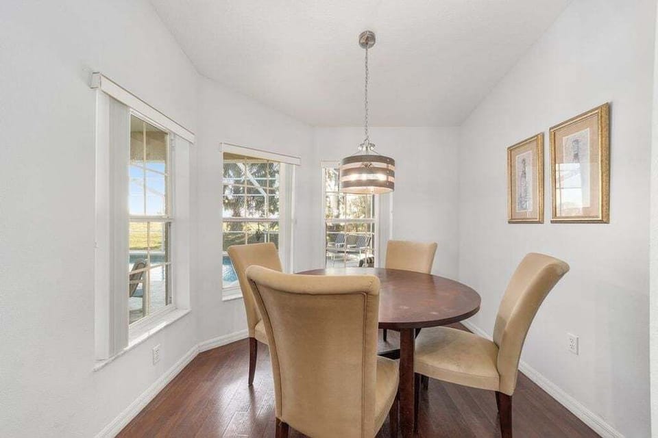 House, 5 Bedrooms | Dining