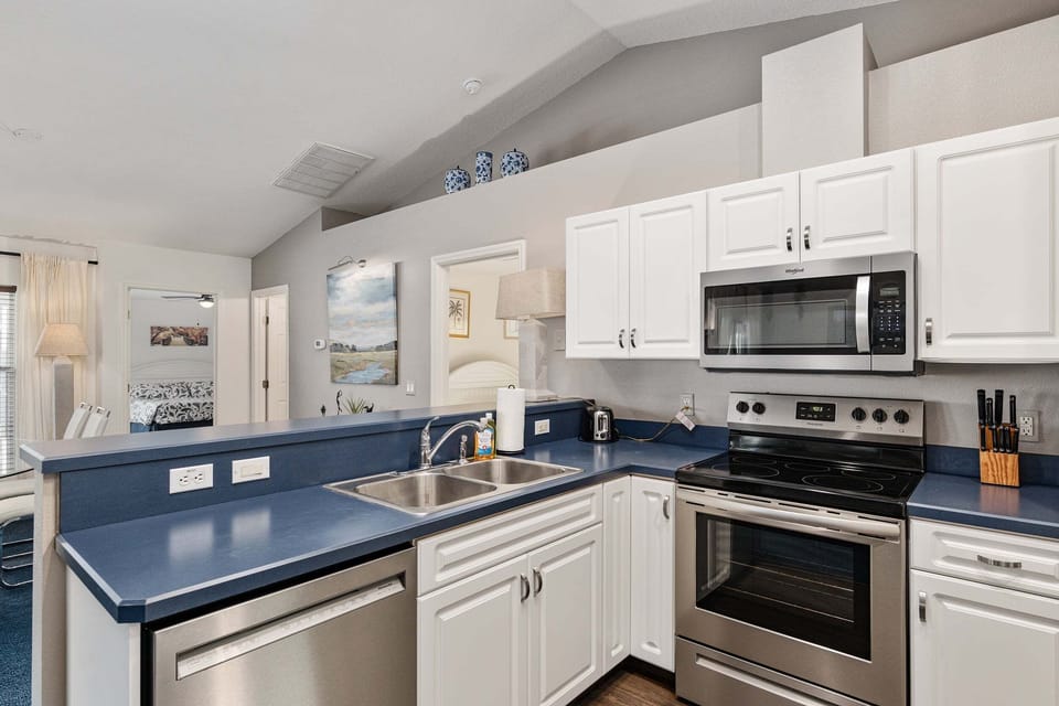 House, 3 Bedrooms | Private kitchen | Coffee/tea maker, fridge, oven, toaster