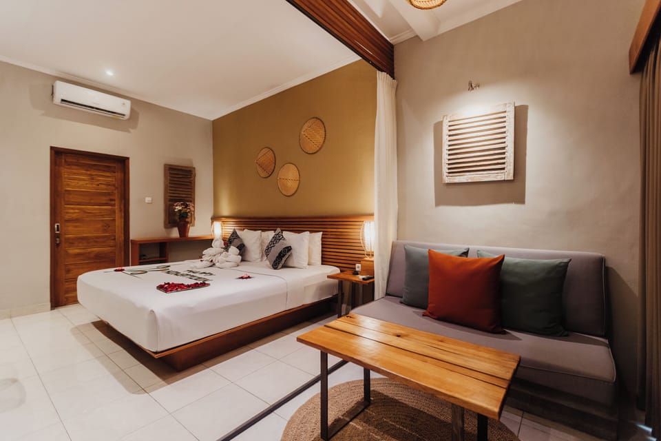 Panoramic Double or Twin Room | Minibar, in-room safe, laptop workspace, blackout drapes