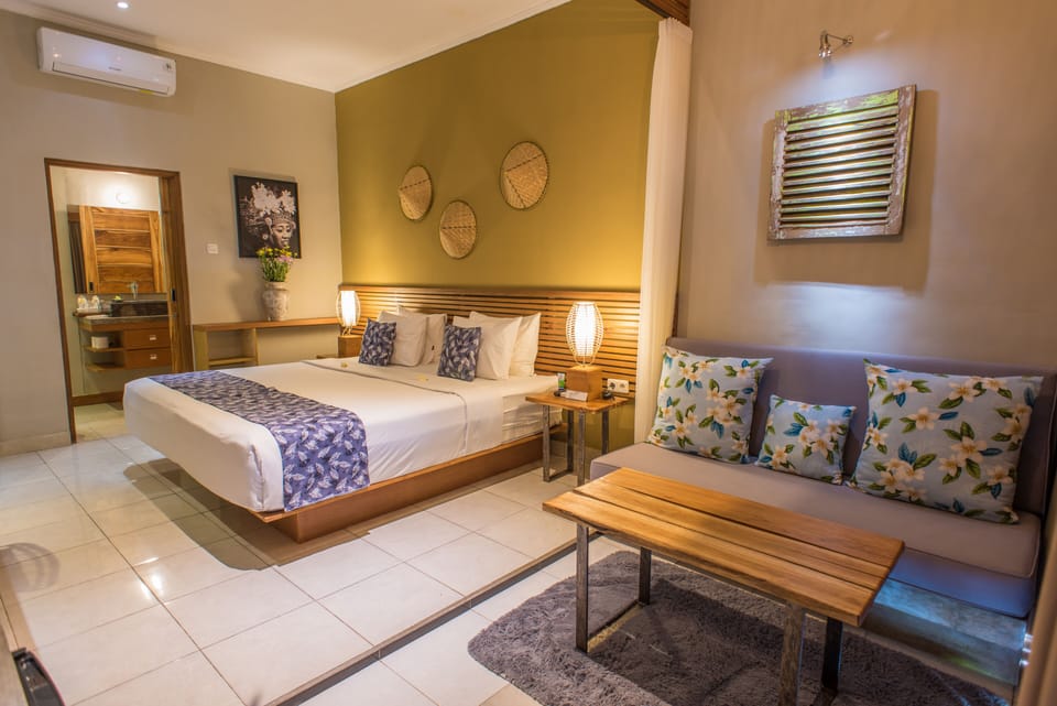 Panoramic Double or Twin Room | Minibar, in-room safe, laptop workspace, blackout drapes