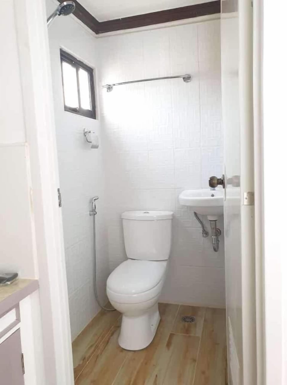 Shower, bathrobes, bidet, towels