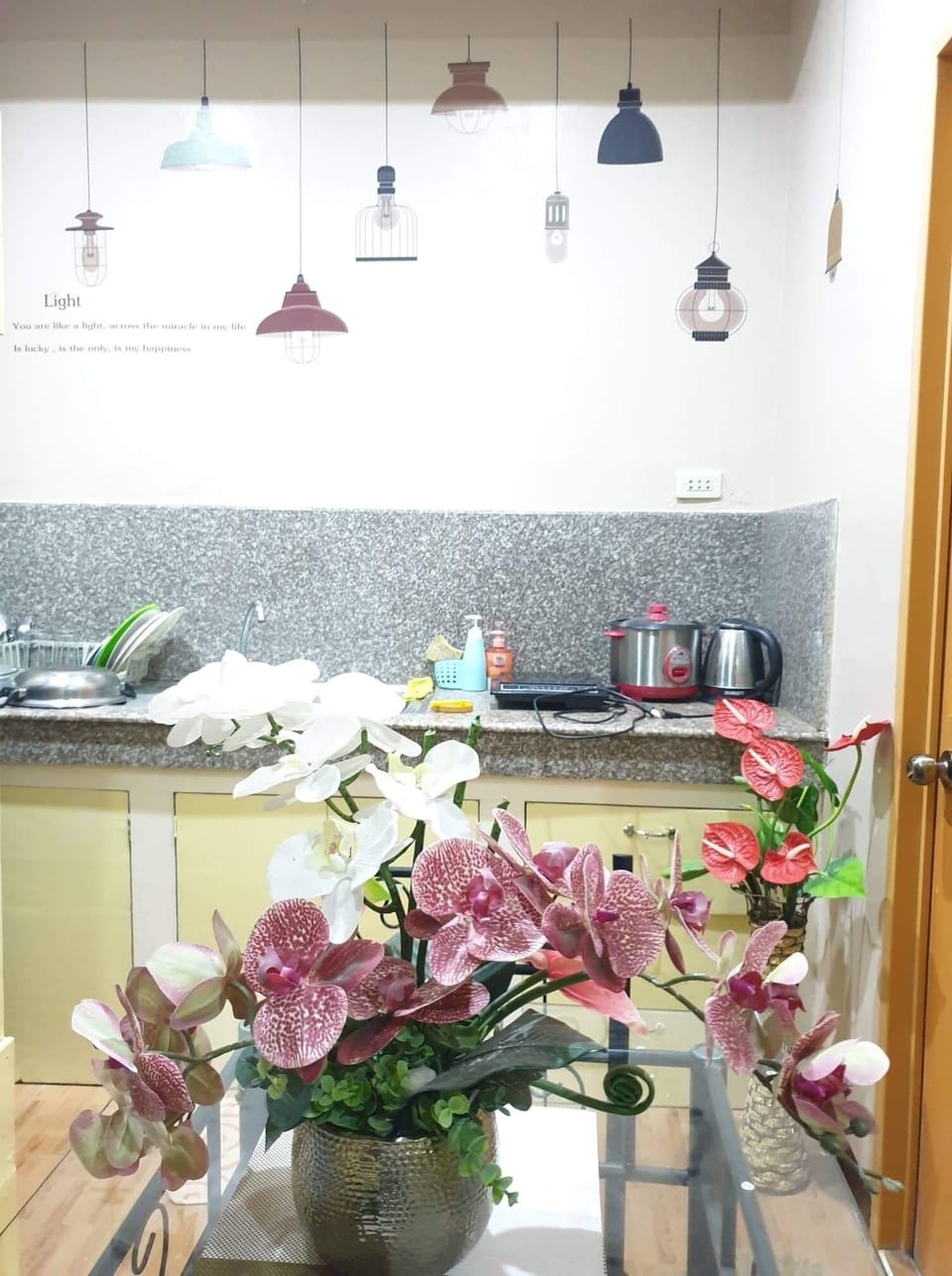 Economy Room | Private kitchen | Fridge, electric kettle