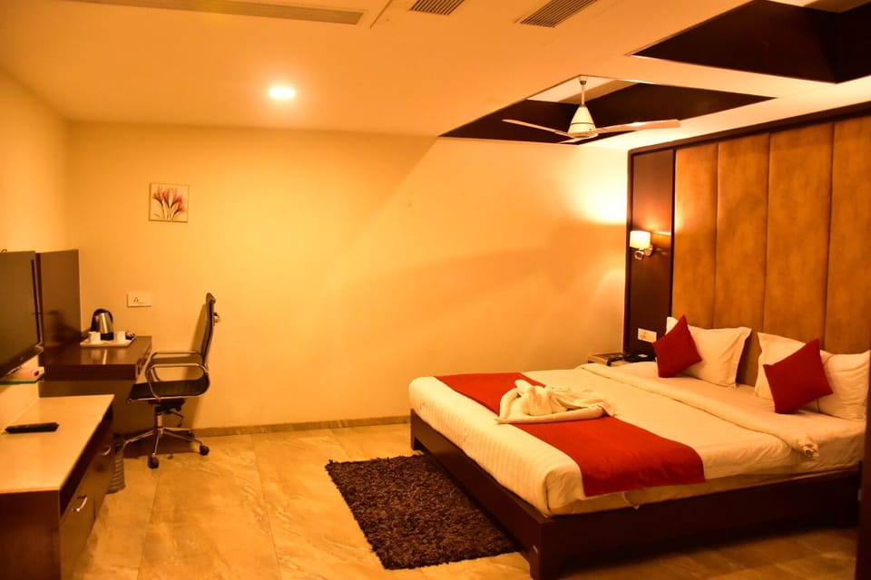 In-room safe, iron/ironing board, WiFi (free)