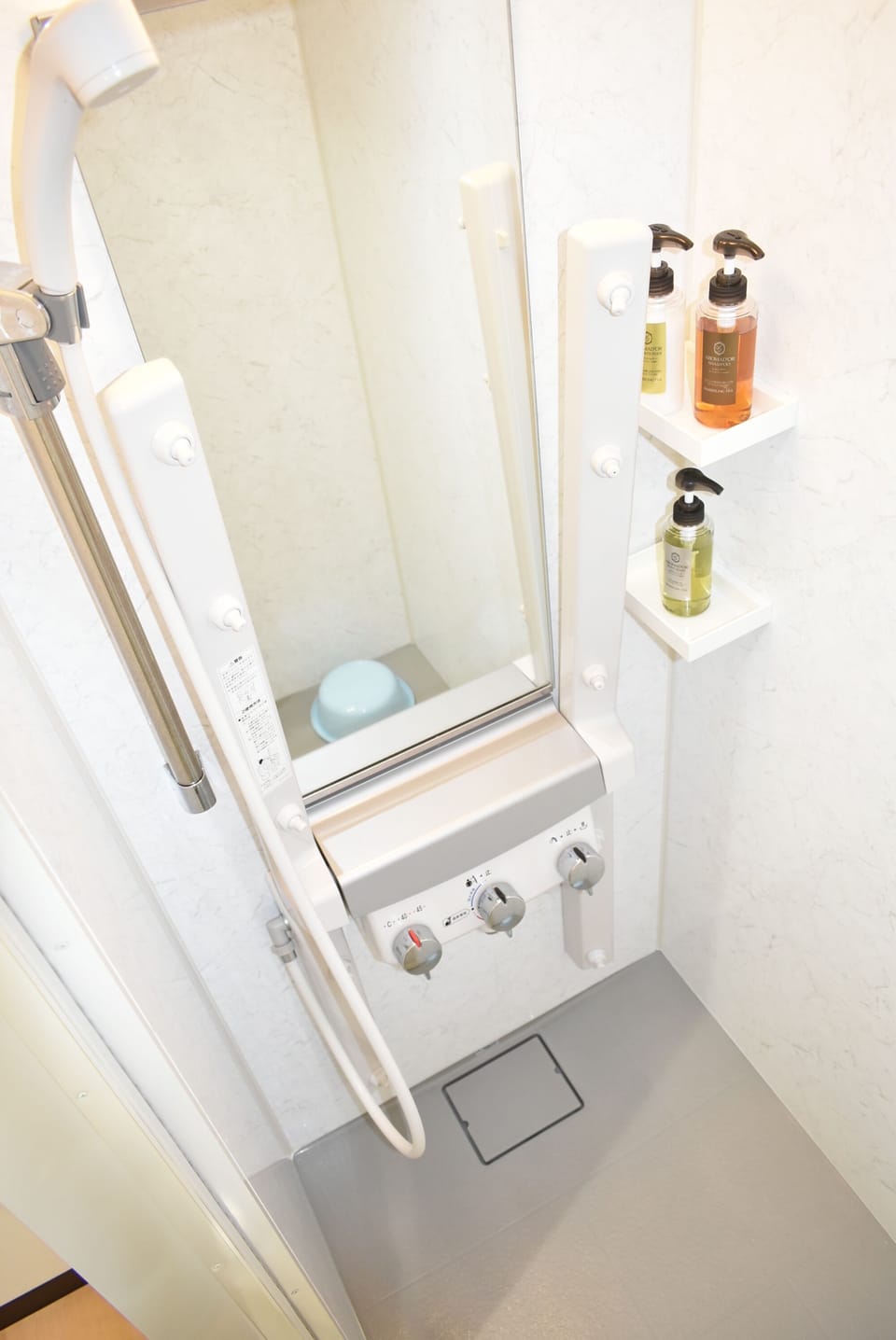 Twin Room with Tatami Area and Shower - Non-Smoking | Bathroom | Combined shower/tub, hair dryer, slippers, towels