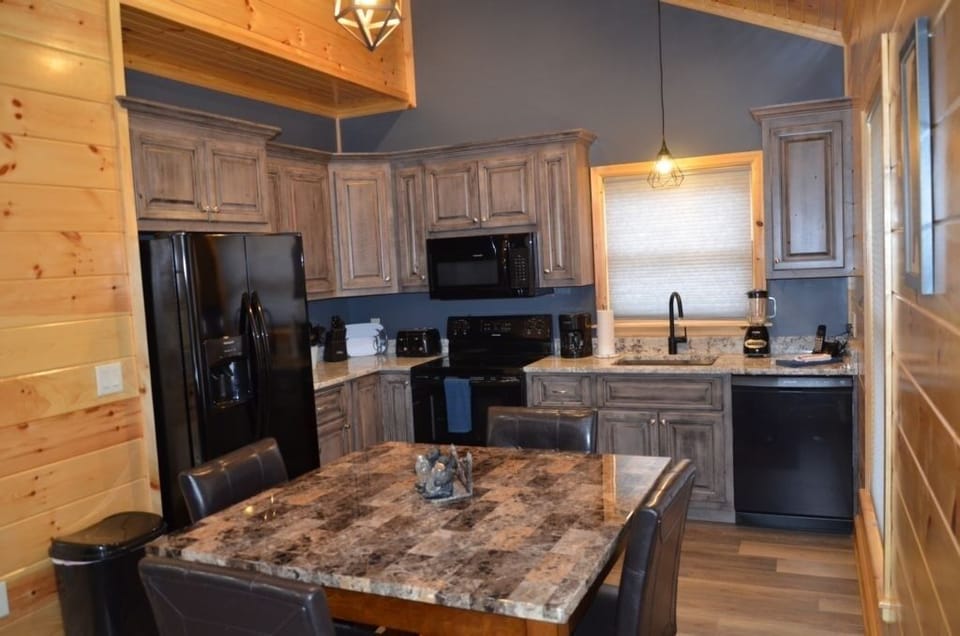Cabin, 2 Bedrooms | Private kitchen | Fridge, microwave, oven, dishwasher