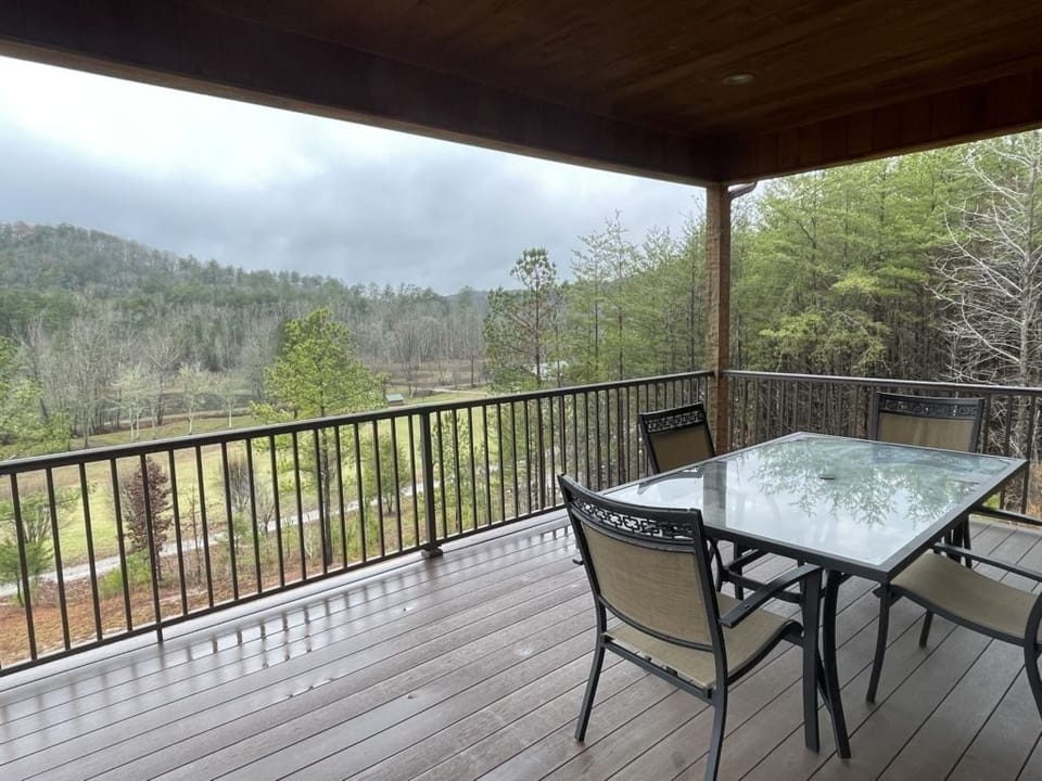 Cabin, 2 Bedrooms | Outdoor dining