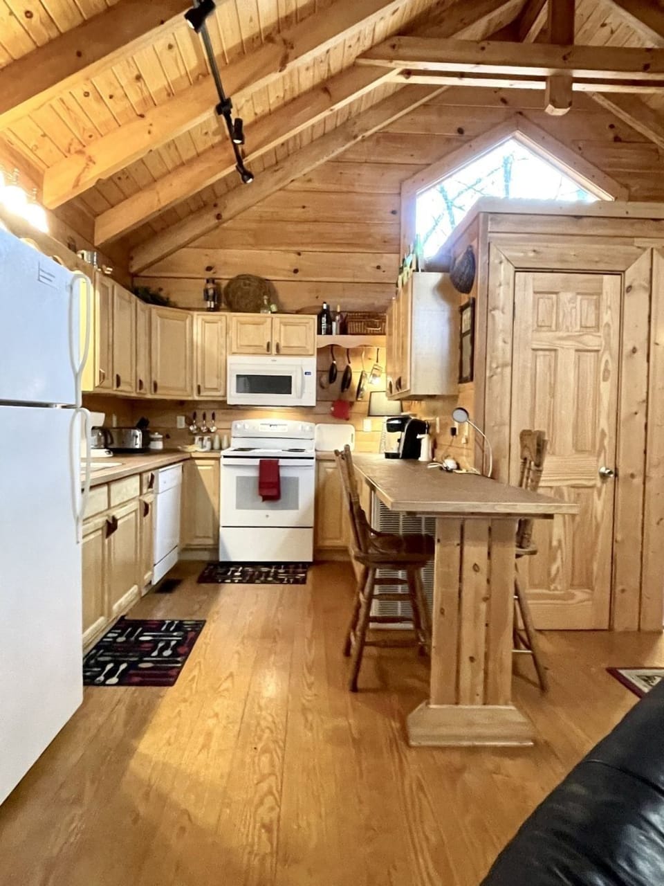 Studio | Private kitchen | Coffee/tea maker, fridge, microwave, oven