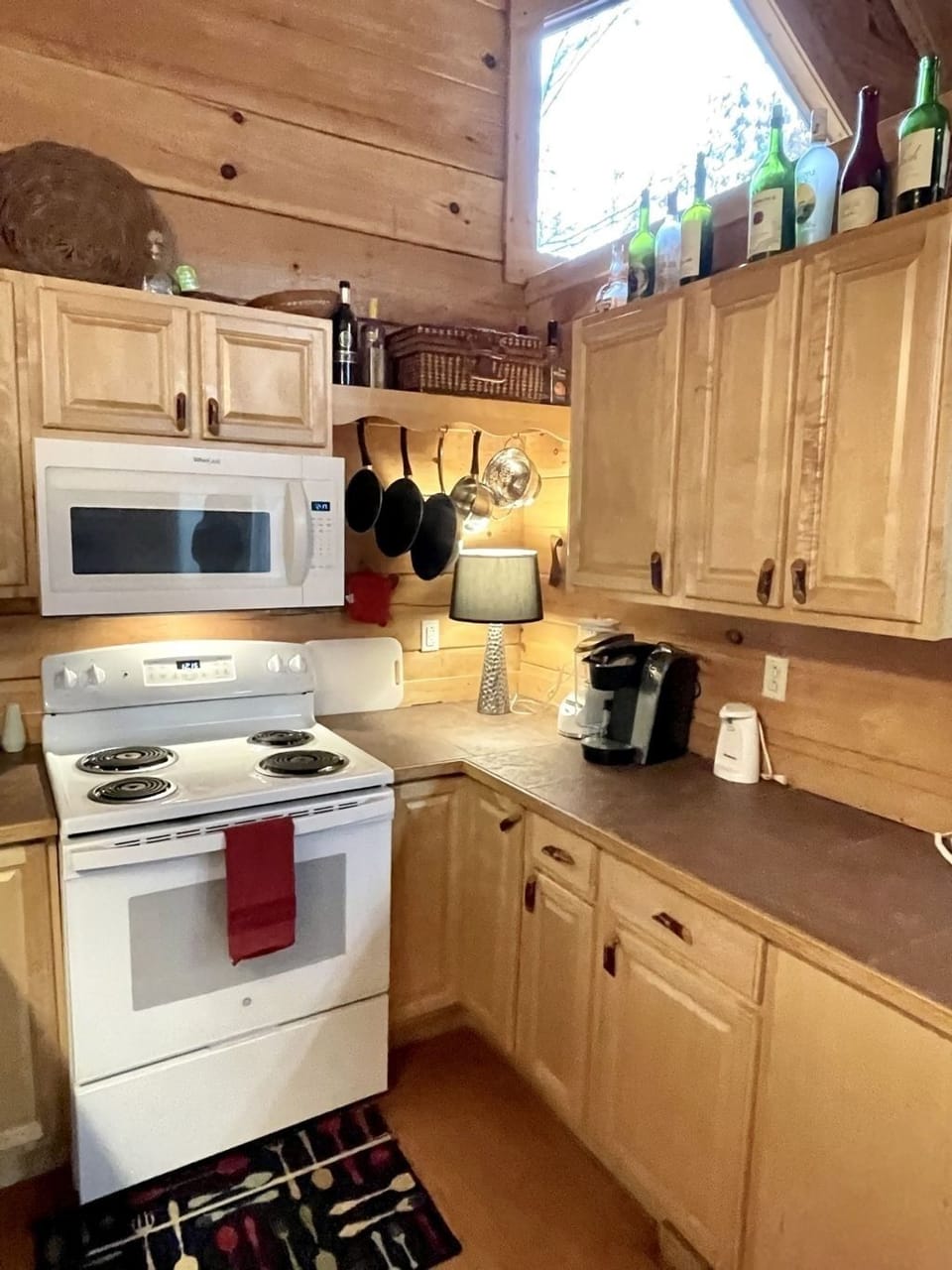 Studio | Private kitchen | Coffee/tea maker, fridge, microwave, oven