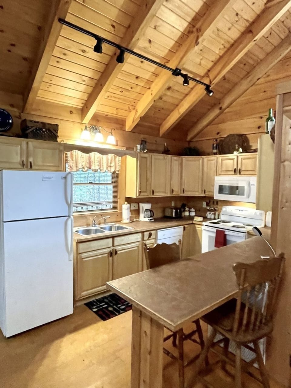Studio | Private kitchen | Coffee/tea maker, fridge, microwave, oven