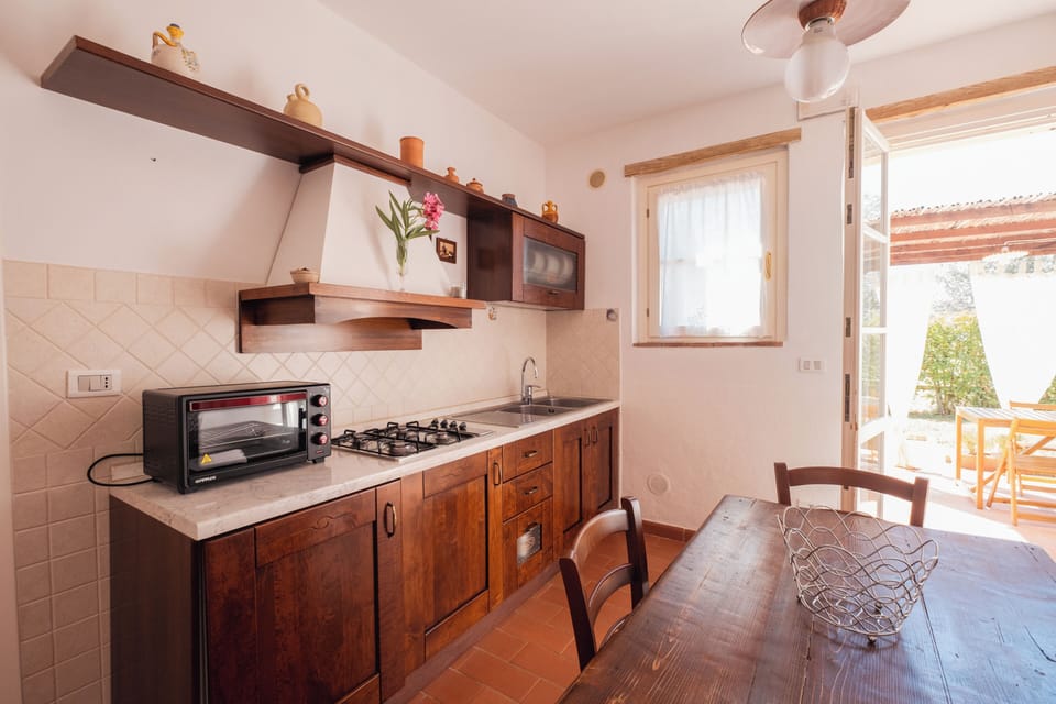 Classic Condo, Patio, Garden View | Private kitchenette | Fridge