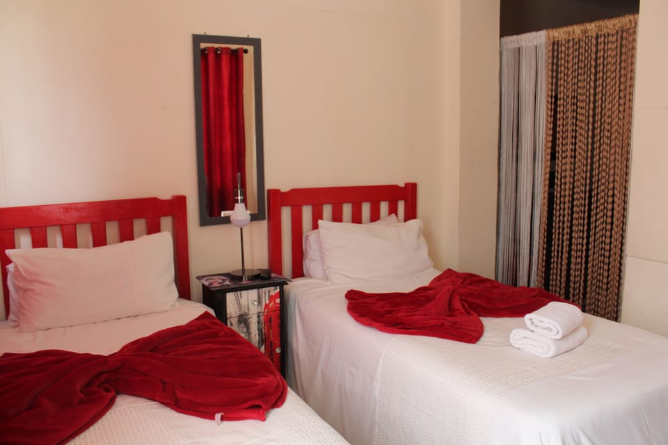 Double Room | Living area | TV