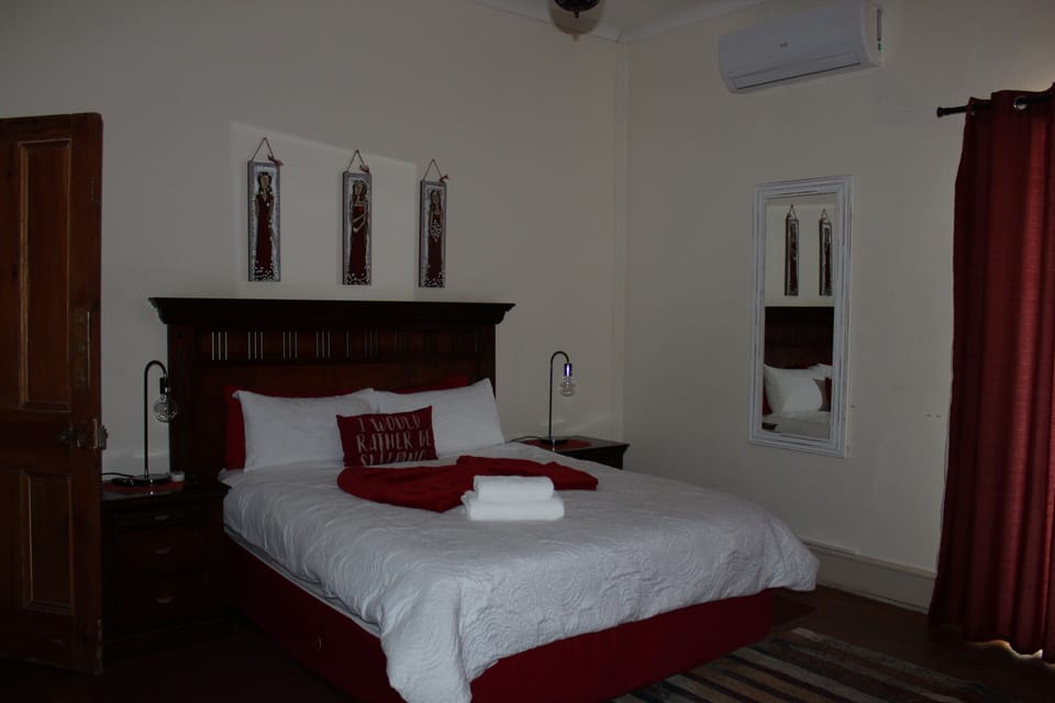 Double Room (Self catering) | Soundproofing, iron/ironing board, free WiFi, bed sheets