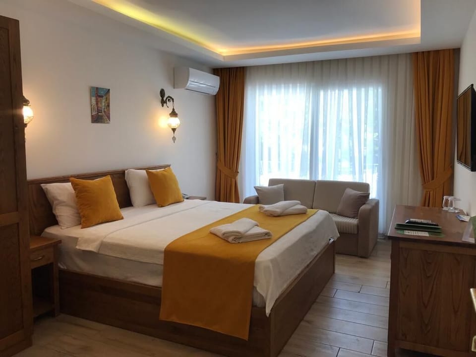 Premium bedding, minibar, in-room safe, desk