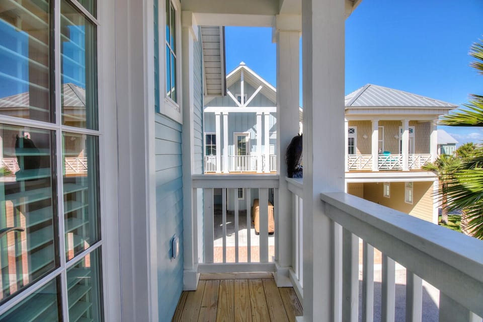2nd Floor Balcony