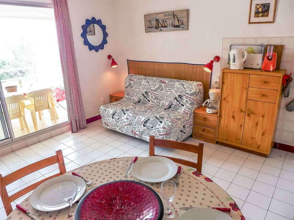 Room, Furniture, Property, Interior Design, Red, Living Room, Pink, House, Bedroom, Table