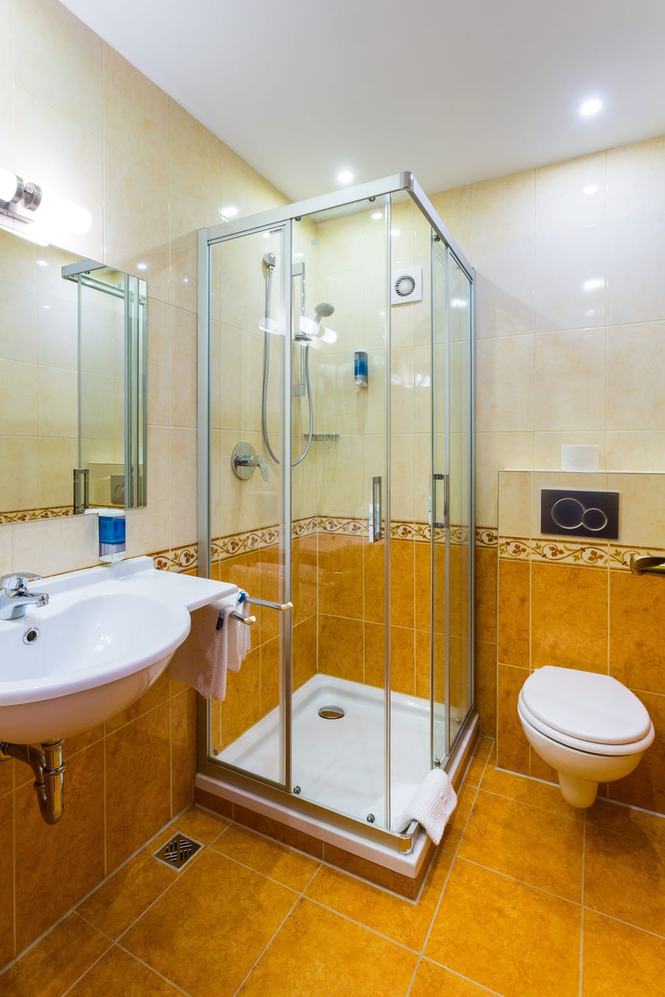 Standard Double Room | Bathroom | Shower, hair dryer, towels, soap