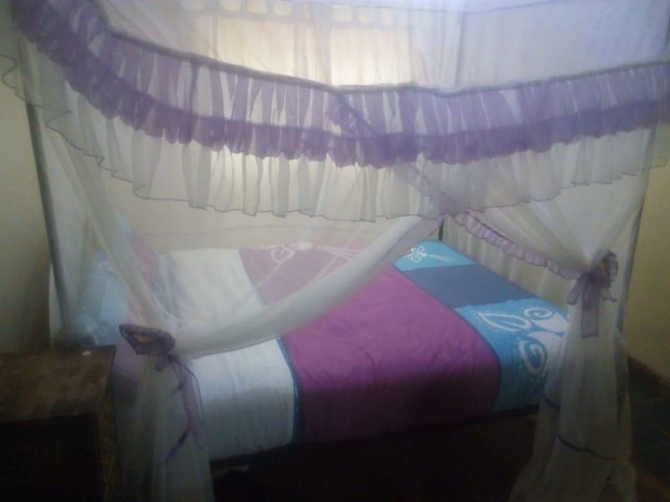 Single Room | Desk, free WiFi
