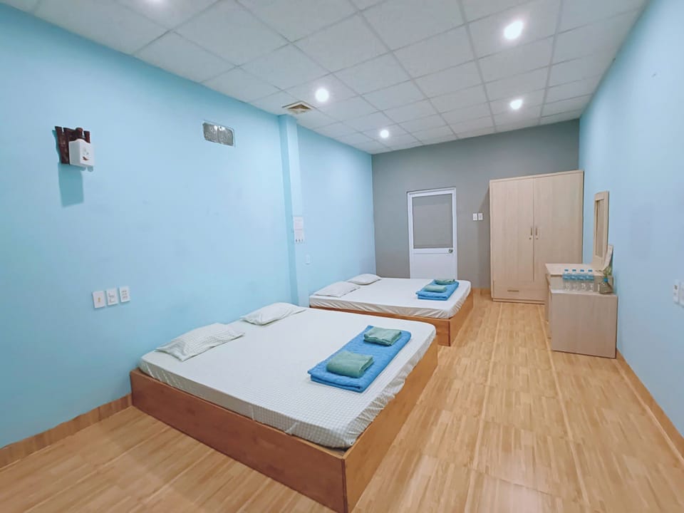 Family Room | Hypo-allergenic bedding, soundproofing, free WiFi