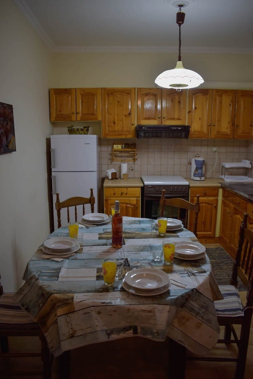 Kitchen / Dinning Table