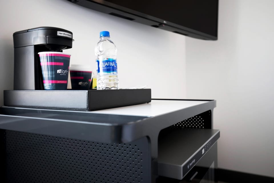 Premium bedding, in-room safe, desk, laptop workspace