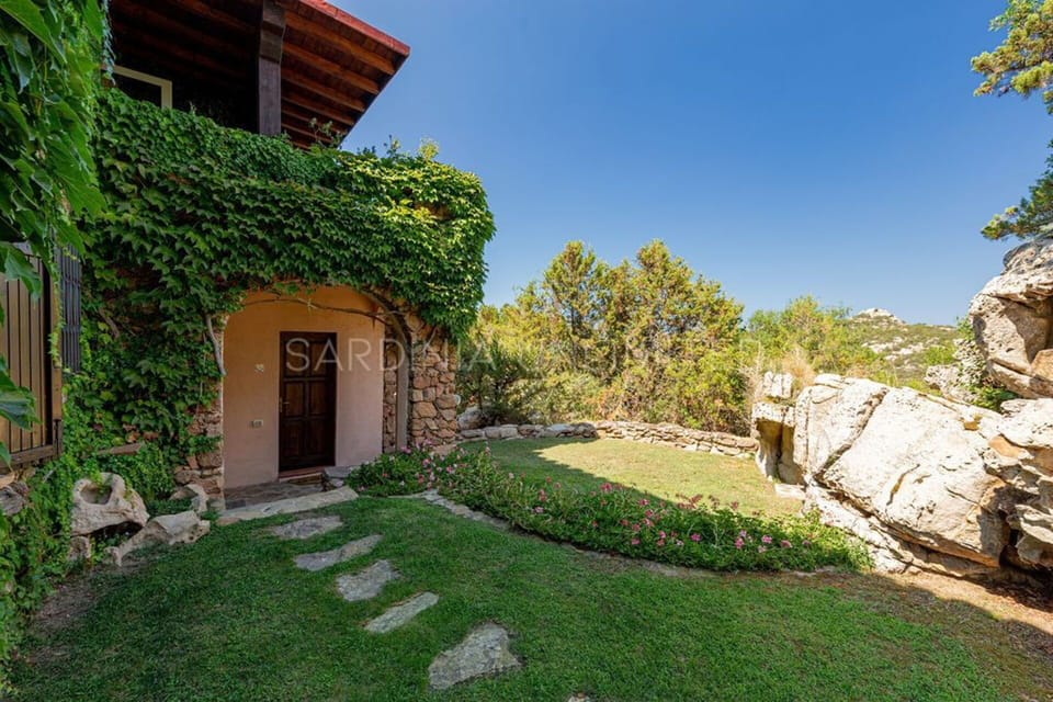 Building Exterior, Garden