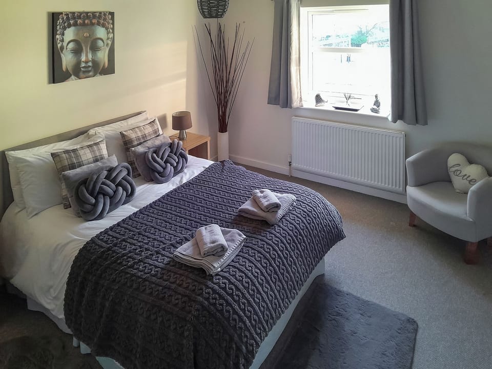 Relaxing master double bedroom | Mountain View, Blaenau Ffestiniog