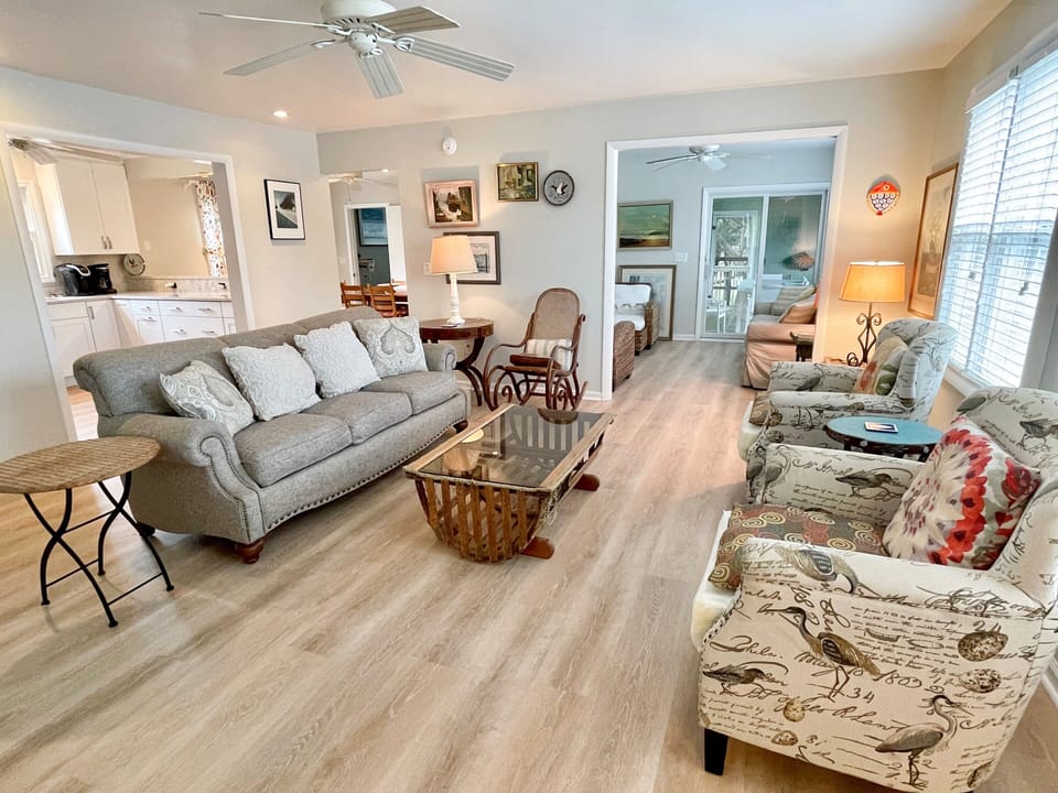 Living Area, First Floor