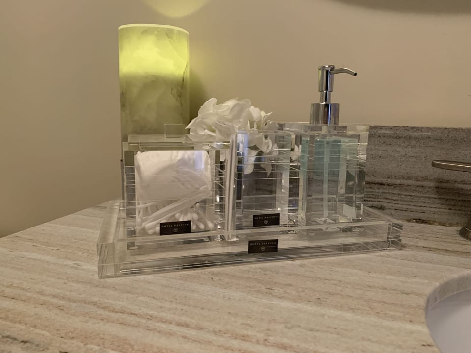 Bathroom amenities