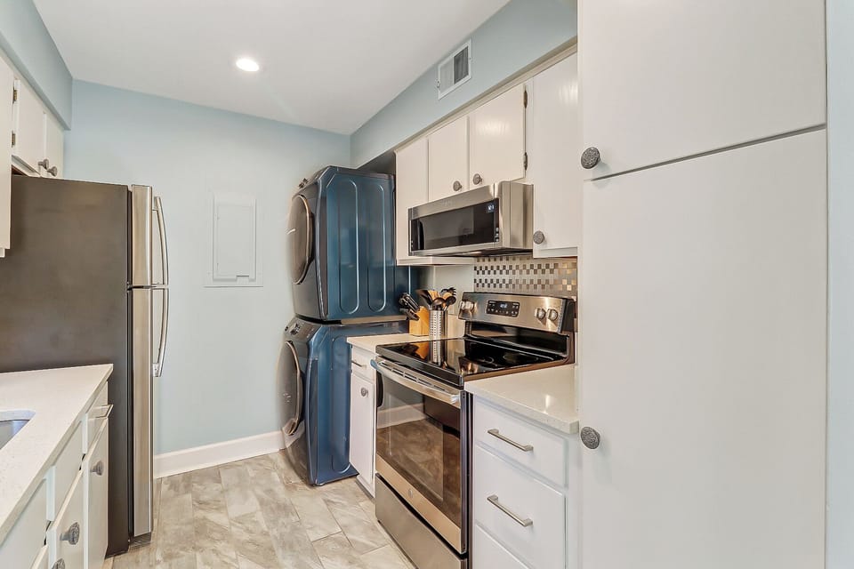 2390 Lighthouse Tennis | Kitchen - 2390 Lighthouse Tennis | Kitchen