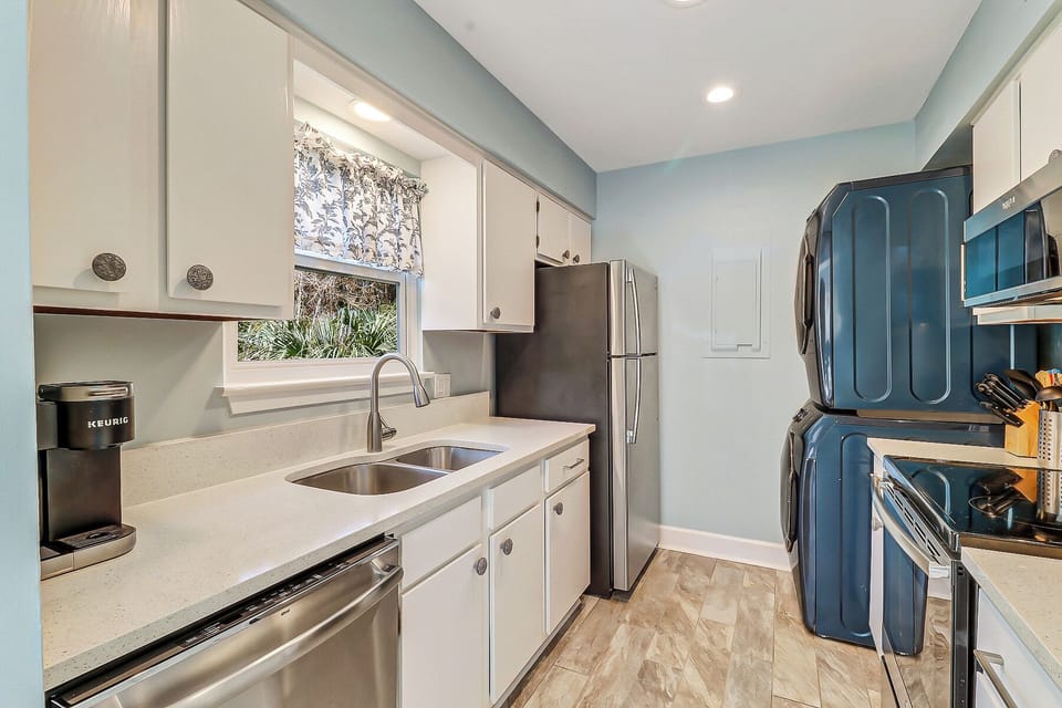 2390 Lighthouse Tennis | Kitchen - 2390 Lighthouse Tennis | Kitchen