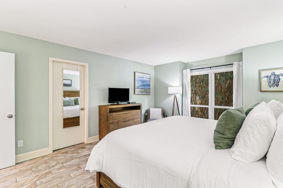 2390 Lighthouse Tennis | Bedroom with King Bed - 2390 Lighthouse Tennis | Bedroom with King Bed