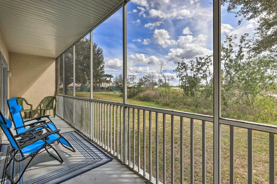 Covered Patio w/ Seating